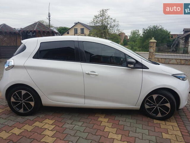 Белый Рено Зое, объемом двигателя 0 л и пробегом 136 тыс. км за 9000 $, фото 15 на Automoto.ua