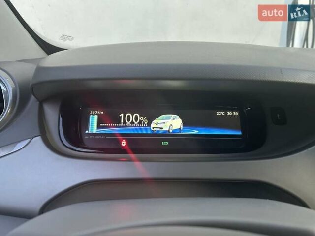 Белый Рено Зое, объемом двигателя 0 л и пробегом 139 тыс. км за 9000 $, фото 15 на Automoto.ua