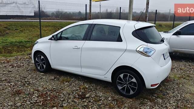 Белый Рено Зое, объемом двигателя 0 л и пробегом 92 тыс. км за 10000 $, фото 2 на Automoto.ua