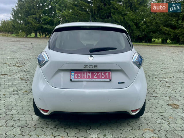Белый Рено Зое, объемом двигателя 0 л и пробегом 55 тыс. км за 9500 $, фото 6 на Automoto.ua
