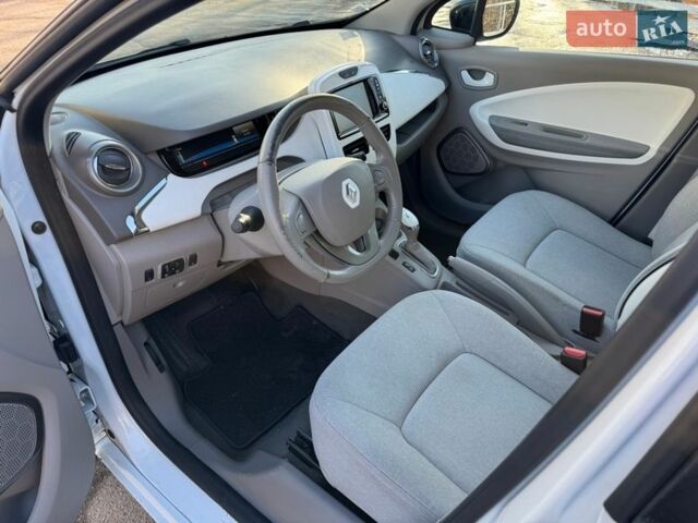 Білий Рено Зое, об'ємом двигуна 0 л та пробігом 83 тис. км за 9000 $, фото 15 на Automoto.ua
