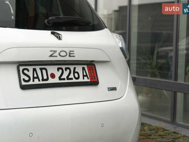 Білий Рено Зое, об'ємом двигуна 0 л та пробігом 96 тис. км за 10000 $, фото 8 на Automoto.ua