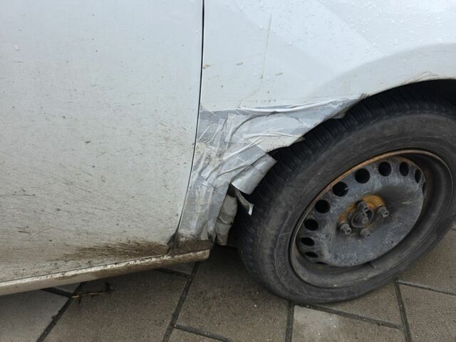 Белый Рено Зое, объемом двигателя 0 л и пробегом 152 тыс. км за 8400 $, фото 11 на Automoto.ua