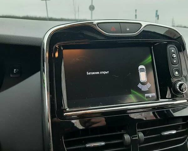 Білий Рено Зое, об'ємом двигуна 0 л та пробігом 123 тис. км за 9650 $, фото 49 на Automoto.ua