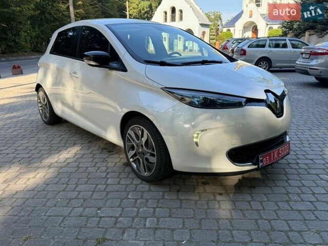 Белый Рено Зое, объемом двигателя 0 л и пробегом 130 тыс. км за 10499 $, фото 2 на Automoto.ua