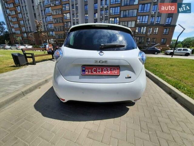Белый Рено Зое, объемом двигателя 0 л и пробегом 121 тыс. км за 8900 $, фото 10 на Automoto.ua