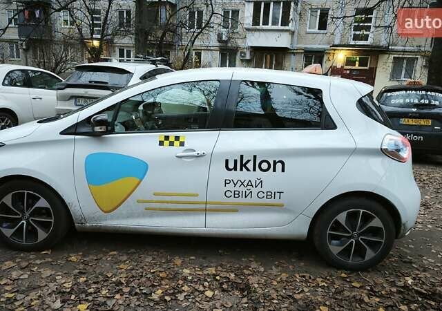 Белый Рено Зое, объемом двигателя 0 л и пробегом 205 тыс. км за 8000 $, фото 1 на Automoto.ua