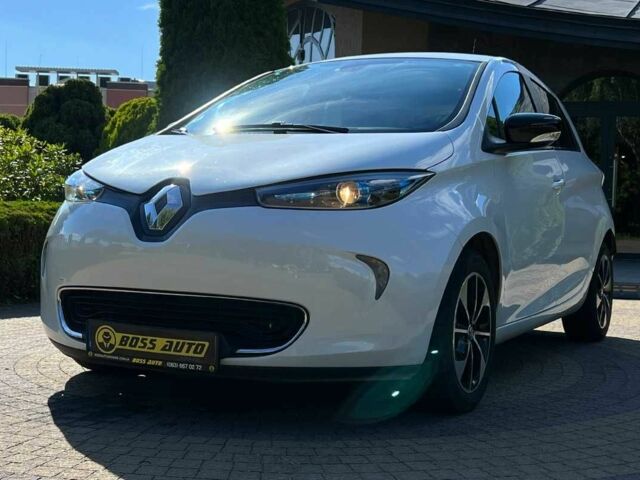 Белый Рено Зое, объемом двигателя 0 л и пробегом 143 тыс. км за 8900 $, фото 2 на Automoto.ua