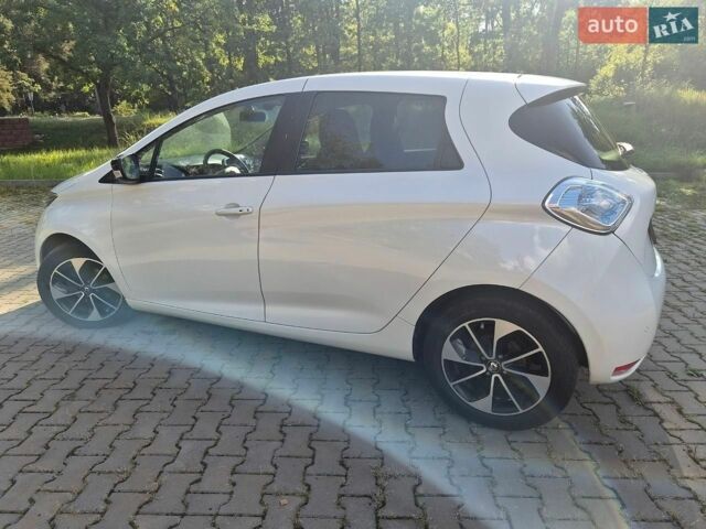 Белый Рено Зое, объемом двигателя 0 л и пробегом 210 тыс. км за 9900 $, фото 8 на Automoto.ua
