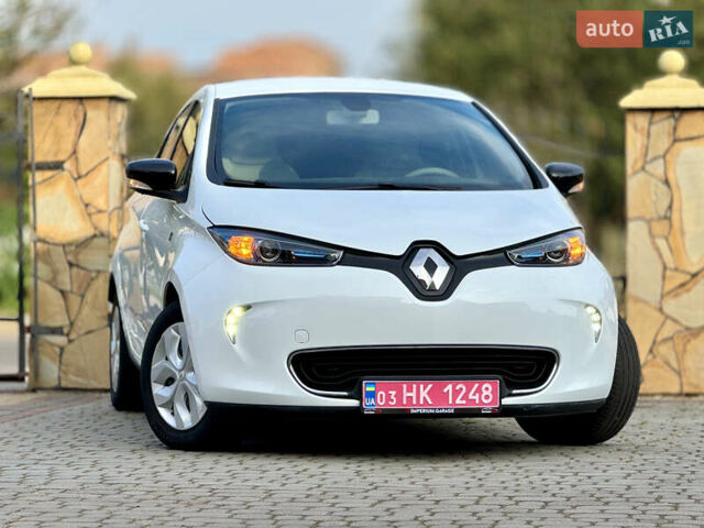 Белый Рено Зое, объемом двигателя 0 л и пробегом 77 тыс. км за 9499 $, фото 8 на Automoto.ua