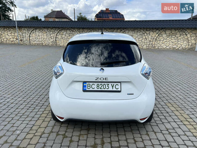 Белый Рено Зое, объемом двигателя 0 л и пробегом 98 тыс. км за 9000 $, фото 5 на Automoto.ua