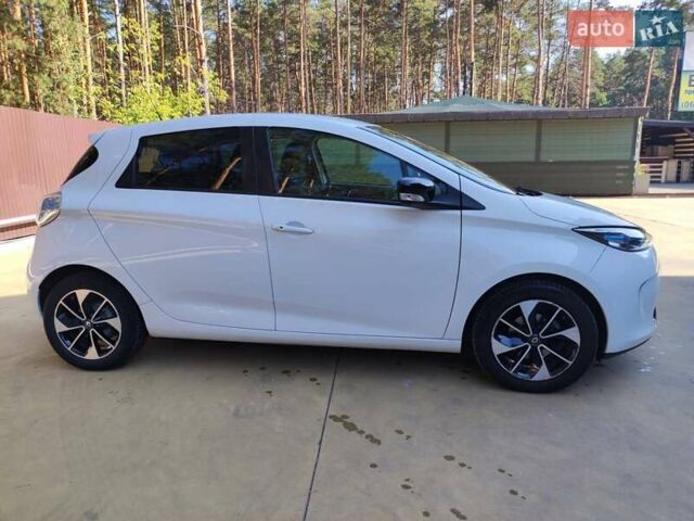 Белый Рено Зое, объемом двигателя 0 л и пробегом 51 тыс. км за 9900 $, фото 5 на Automoto.ua