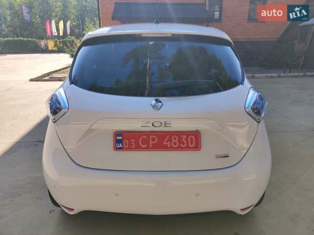 Белый Рено Зое, объемом двигателя 0 л и пробегом 51 тыс. км за 9900 $, фото 9 на Automoto.ua