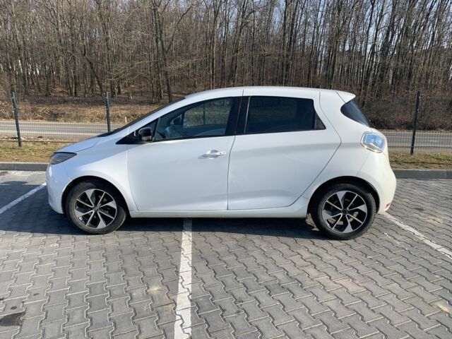 Белый Рено Зое, объемом двигателя 0 л и пробегом 330 тыс. км за 6599 $, фото 6 на Automoto.ua