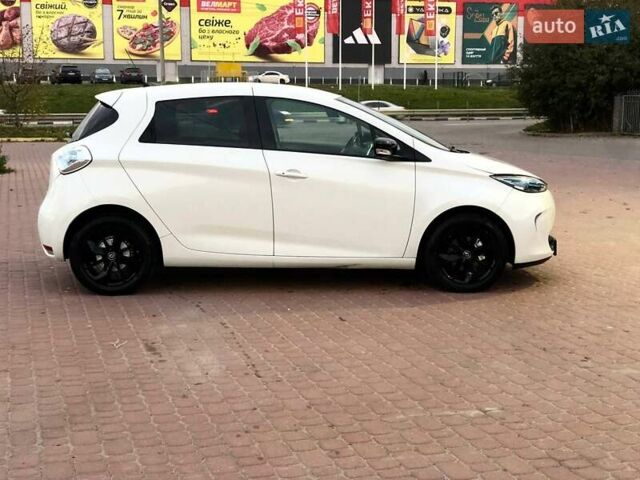 Білий Рено Зое, об'ємом двигуна 0 л та пробігом 120 тис. км за 8900 $, фото 9 на Automoto.ua