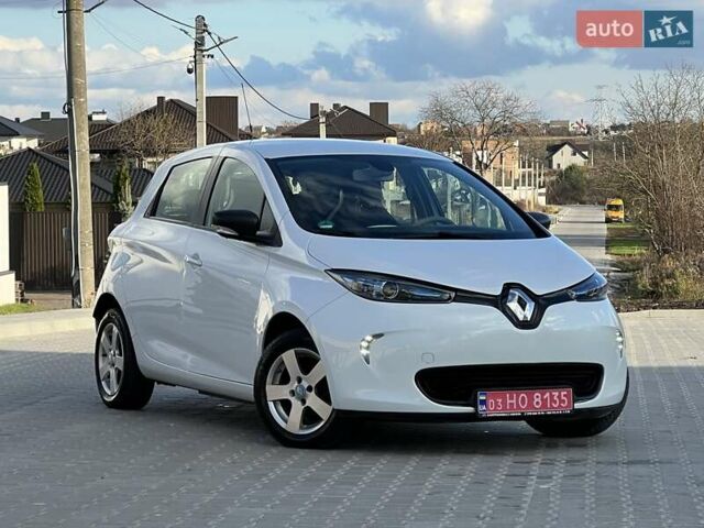 Белый Рено Зое, объемом двигателя 0 л и пробегом 110 тыс. км за 8450 $, фото 1 на Automoto.ua