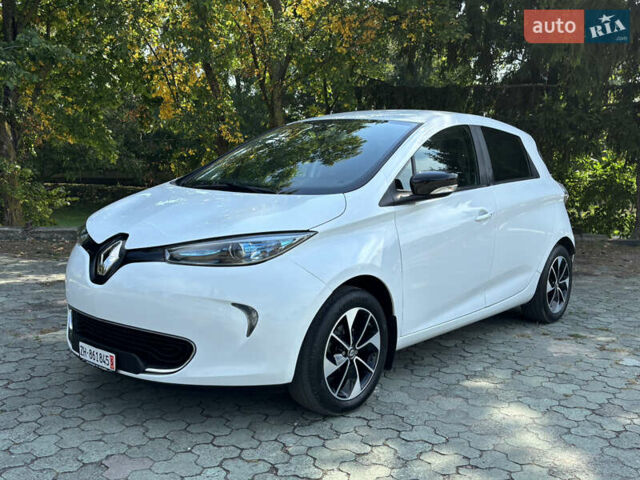 Белый Рено Зое, объемом двигателя 0 л и пробегом 135 тыс. км за 9200 $, фото 2 на Automoto.ua