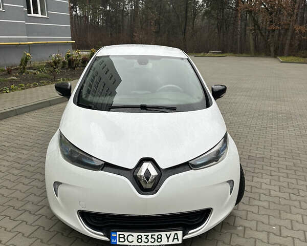 Белый Рено Зое, объемом двигателя 0 л и пробегом 131 тыс. км за 9650 $, фото 1 на Automoto.ua