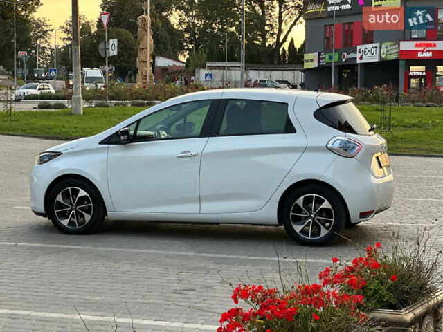 Белый Рено Зое, объемом двигателя 0 л и пробегом 74 тыс. км за 8999 $, фото 3 на Automoto.ua