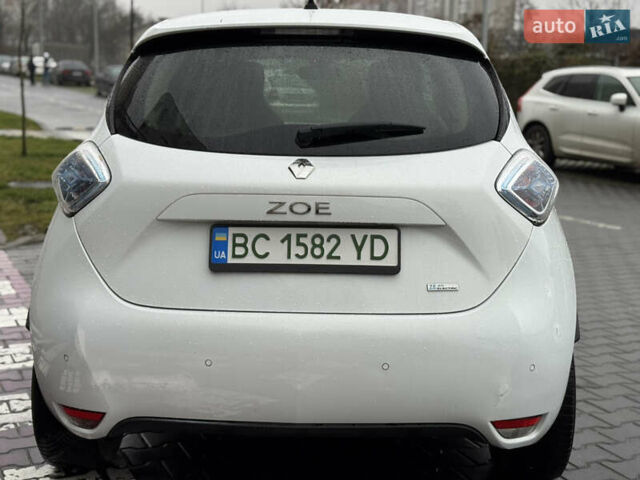 Белый Рено Зое, объемом двигателя 0 л и пробегом 126 тыс. км за 8800 $, фото 8 на Automoto.ua