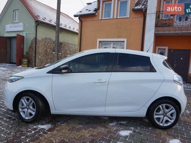 Белый Рено Зое, объемом двигателя 0 л и пробегом 26 тыс. км за 9555 $, фото 19 на Automoto.ua