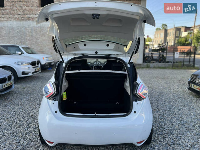 Білий Рено Зое, об'ємом двигуна 0 л та пробігом 132 тис. км за 9000 $, фото 30 на Automoto.ua