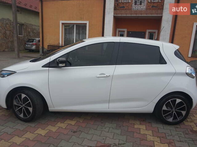 Белый Рено Зое, объемом двигателя 0 л и пробегом 136 тыс. км за 9000 $, фото 19 на Automoto.ua