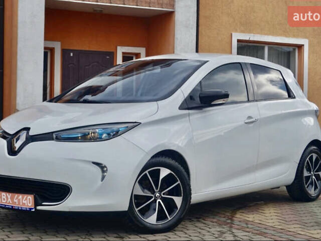Белый Рено Зое, объемом двигателя 0 л и пробегом 199 тыс. км за 7999 $, фото 1 на Automoto.ua