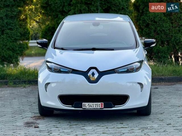 Белый Рено Зое, объемом двигателя 0 л и пробегом 122 тыс. км за 9300 $, фото 38 на Automoto.ua