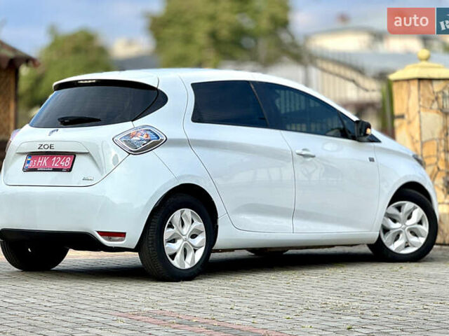 Белый Рено Зое, объемом двигателя 0 л и пробегом 77 тыс. км за 9499 $, фото 25 на Automoto.ua