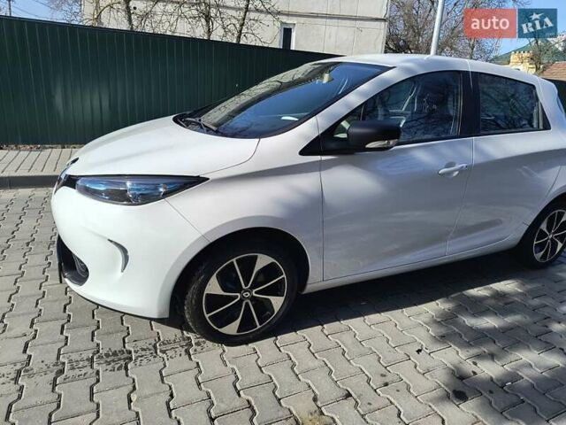 Белый Рено Зое, объемом двигателя 0 л и пробегом 63 тыс. км за 8500 $, фото 1 на Automoto.ua
