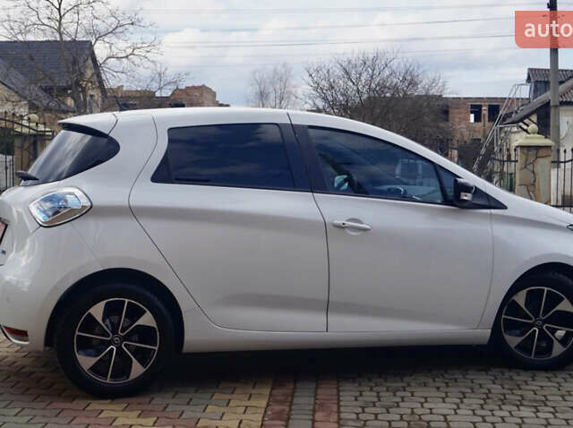 Белый Рено Зое, объемом двигателя 0 л и пробегом 199 тыс. км за 7999 $, фото 39 на Automoto.ua