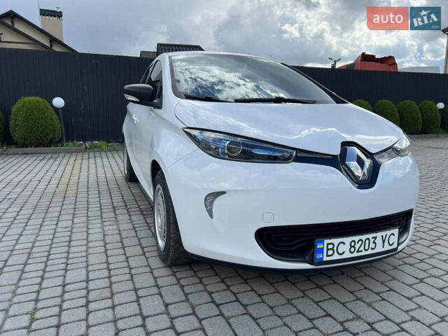 Белый Рено Зое, объемом двигателя 0 л и пробегом 98 тыс. км за 9000 $, фото 8 на Automoto.ua