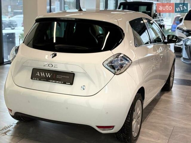 Білий Рено Зое, об'ємом двигуна 0 л та пробігом 121 тис. км за 7300 $, фото 8 на Automoto.ua