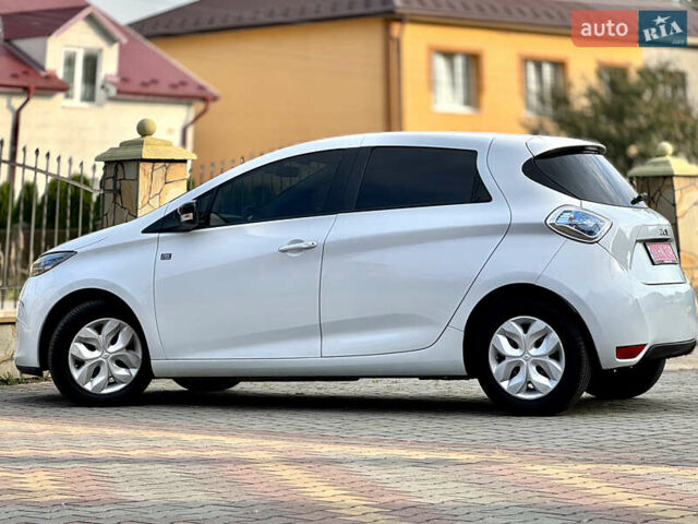 Белый Рено Зое, объемом двигателя 0 л и пробегом 77 тыс. км за 9499 $, фото 22 на Automoto.ua