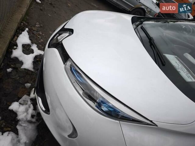 Білий Рено Зое, об'ємом двигуна 0 л та пробігом 100 тис. км за 4500 $, фото 2 на Automoto.ua