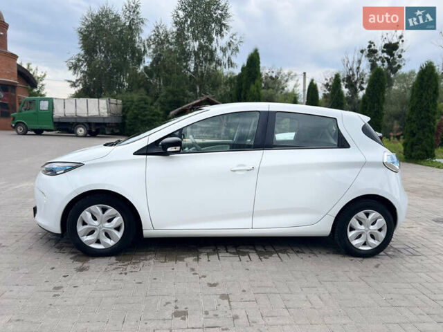 Белый Рено Зое, объемом двигателя 0 л и пробегом 65 тыс. км за 8900 $, фото 7 на Automoto.ua