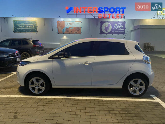 Білий Рено Зое, об'ємом двигуна 0 л та пробігом 117 тис. км за 9800 $, фото 2 на Automoto.ua