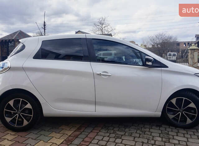Белый Рено Зое, объемом двигателя 0 л и пробегом 199 тыс. км за 7999 $, фото 31 на Automoto.ua