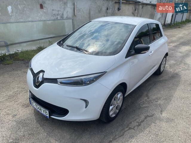 Белый Рено Зое, объемом двигателя 0 л и пробегом 65 тыс. км за 9000 $, фото 1 на Automoto.ua
