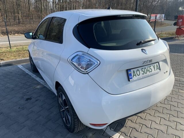 Белый Рено Зое, объемом двигателя 0 л и пробегом 330 тыс. км за 6599 $, фото 3 на Automoto.ua
