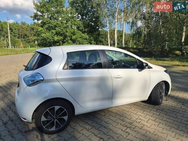 Белый Рено Зое, объемом двигателя 0 л и пробегом 210 тыс. км за 9900 $, фото 4 на Automoto.ua