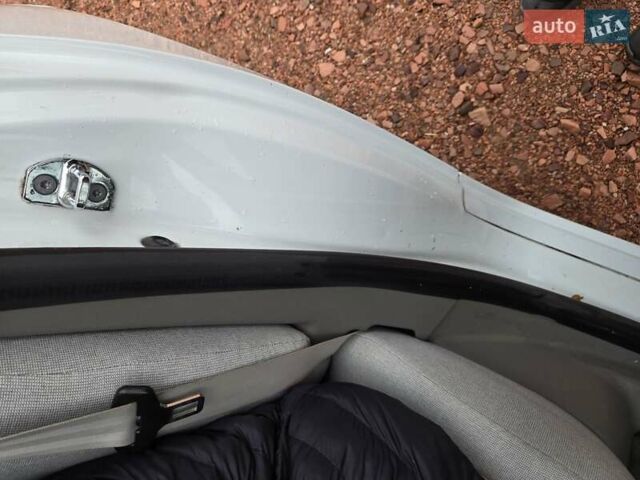 Белый Рено Зое, объемом двигателя 0 л и пробегом 137 тыс. км за 8400 $, фото 20 на Automoto.ua