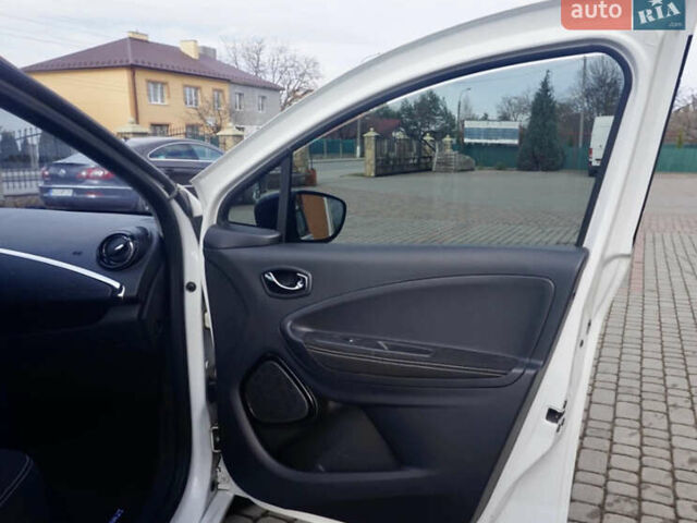 Білий Рено Зое, об'ємом двигуна 0 л та пробігом 199 тис. км за 7999 $, фото 22 на Automoto.ua