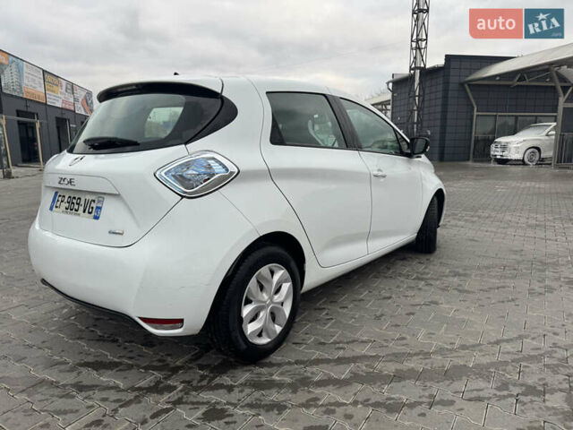Белый Рено Зое, объемом двигателя 0 л и пробегом 63 тыс. км за 9200 $, фото 3 на Automoto.ua