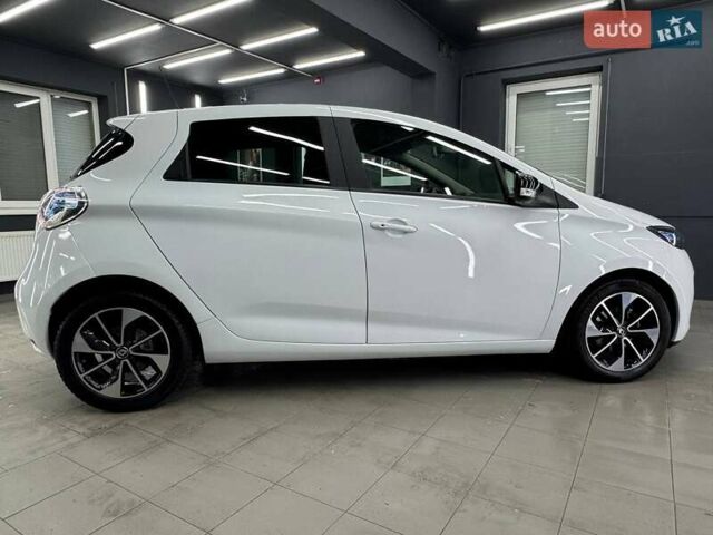 Белый Рено Зое, объемом двигателя 0 л и пробегом 115 тыс. км за 9950 $, фото 14 на Automoto.ua