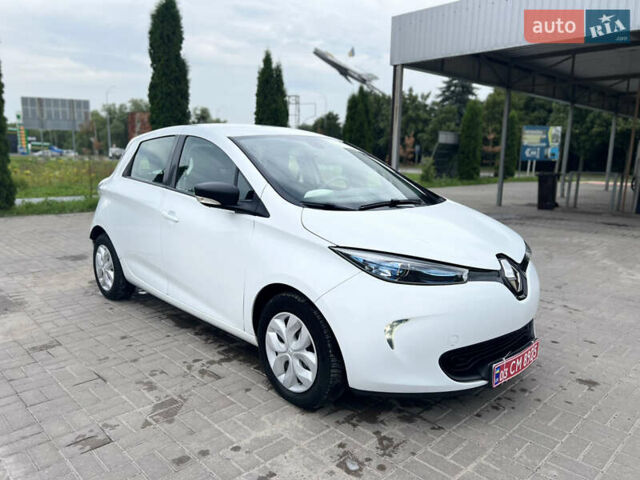 Белый Рено Зое, объемом двигателя 0 л и пробегом 65 тыс. км за 8900 $, фото 6 на Automoto.ua