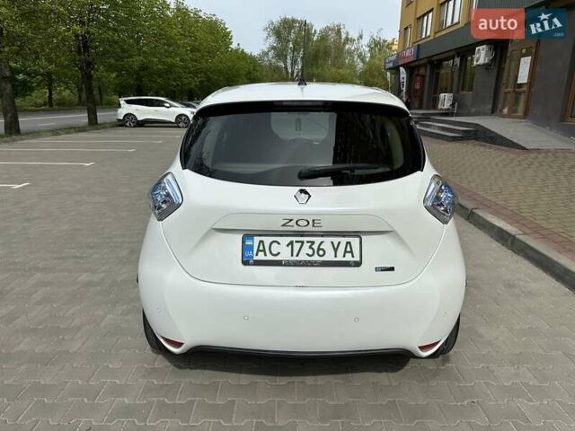 Белый Рено Зое, объемом двигателя 0 л и пробегом 92 тыс. км за 9990 $, фото 6 на Automoto.ua