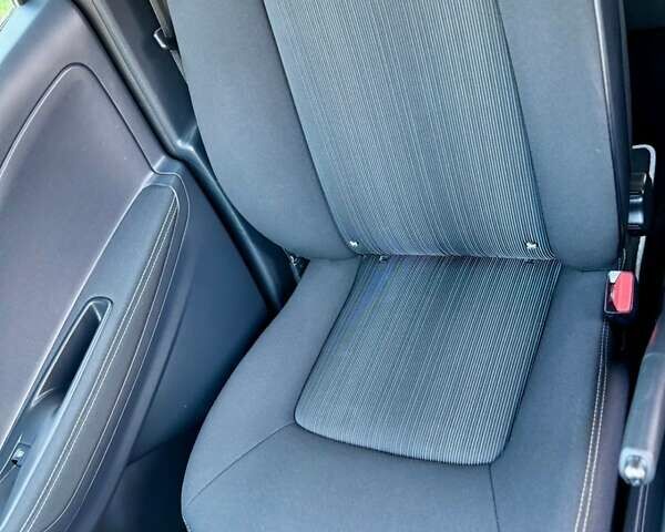 Белый Рено Зое, объемом двигателя 0 л и пробегом 122 тыс. км за 9300 $, фото 10 на Automoto.ua