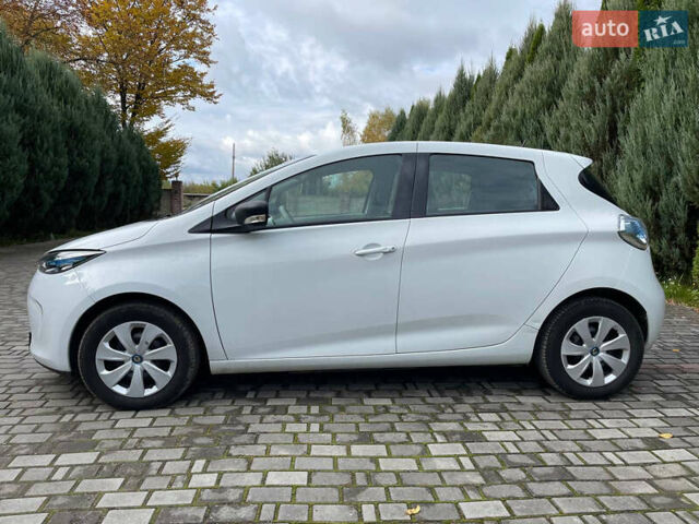 Белый Рено Зое, объемом двигателя 0 л и пробегом 97 тыс. км за 9500 $, фото 10 на Automoto.ua